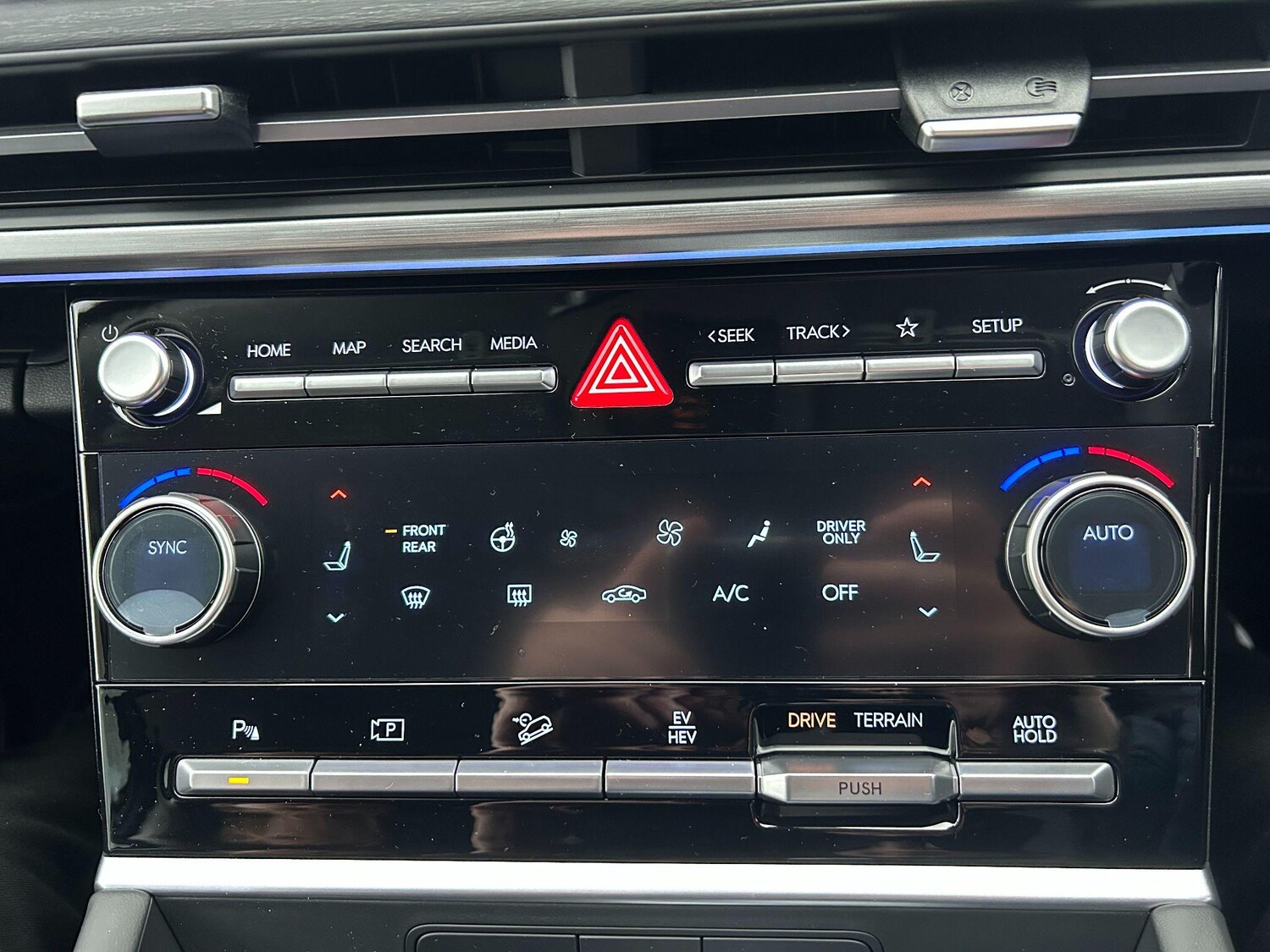 Used Hyundai Santa Fe 2025 for sale - 77709873: Photo 30