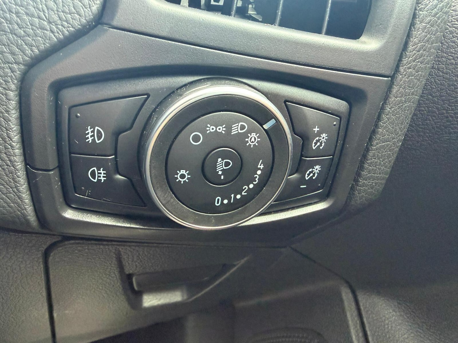 Used Ford Focus 2017 for sale - 78087062: Photo 17