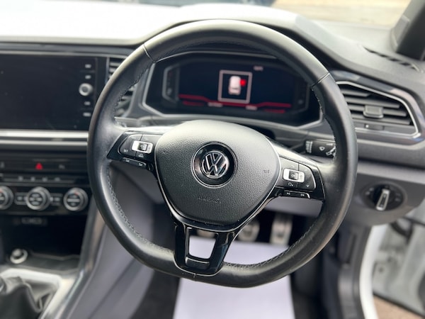 Used Volkswagen T-Roc 2018 for sale - 74733140: Photo 14