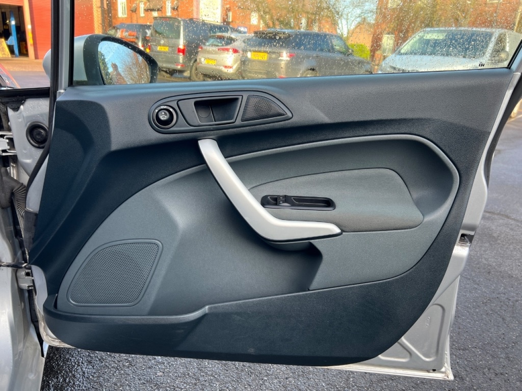 Used Ford Fiesta 2011 for sale - 77200618: Photo 12