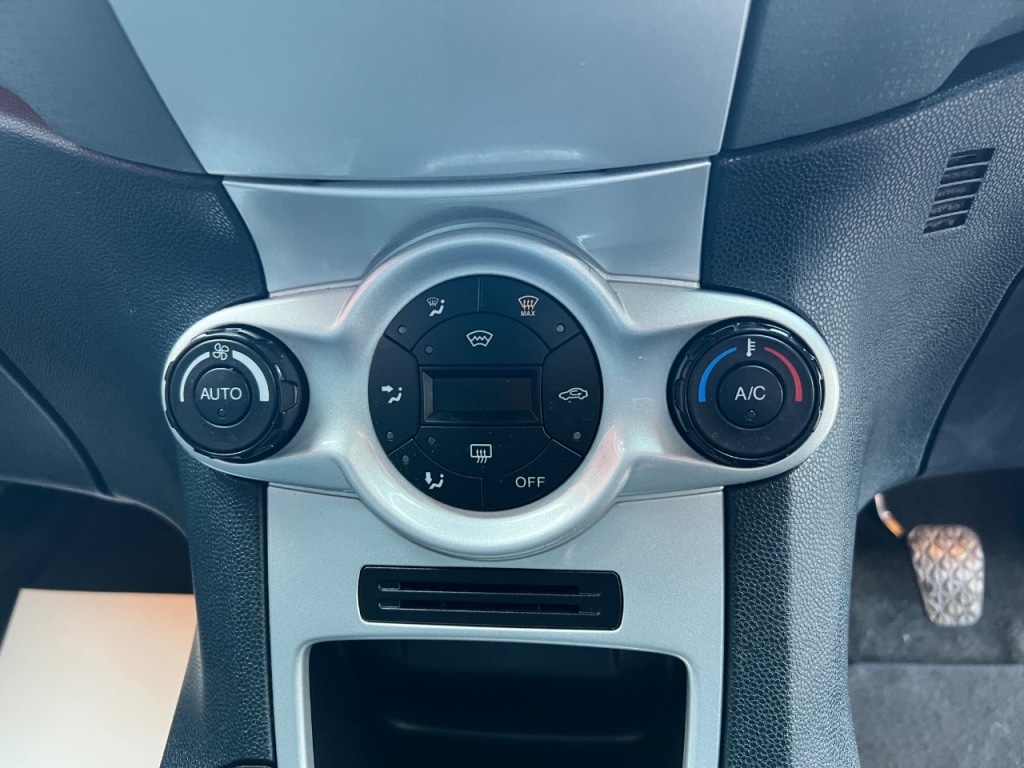 Used Ford Fiesta 2011 for sale - 77200618: Photo 19