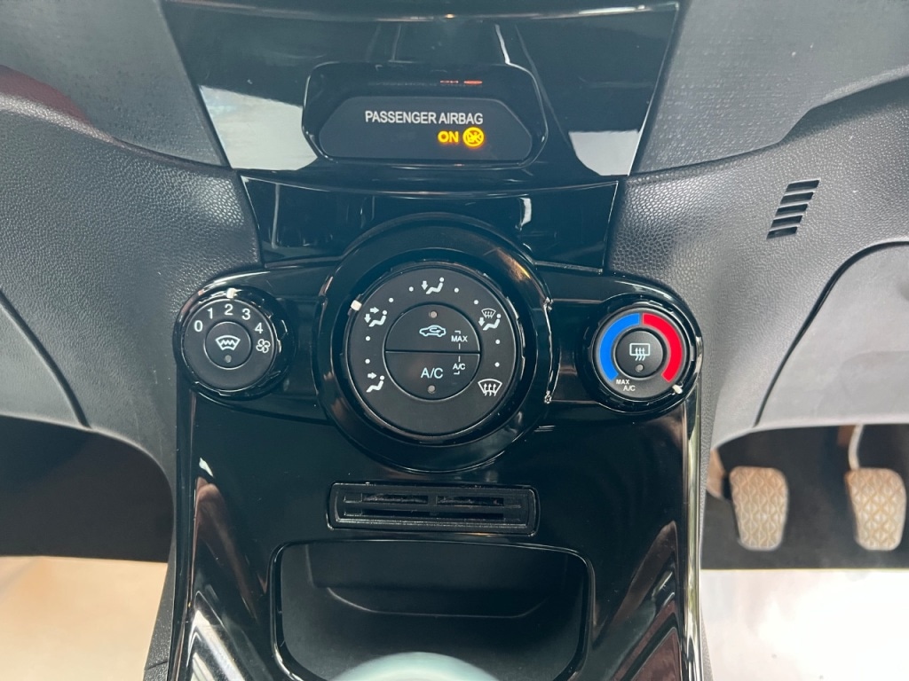 Used Ford Fiesta 2015 for sale - 76263119: Photo 11