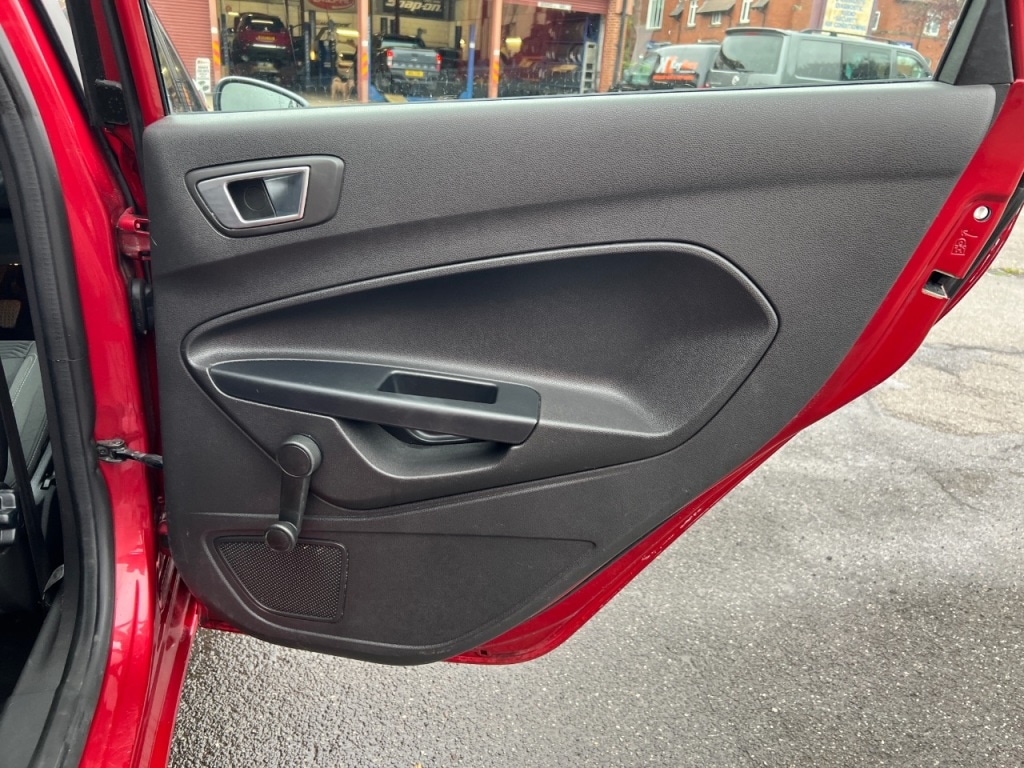 Used Ford Fiesta 2015 for sale - 76263119: Photo 12