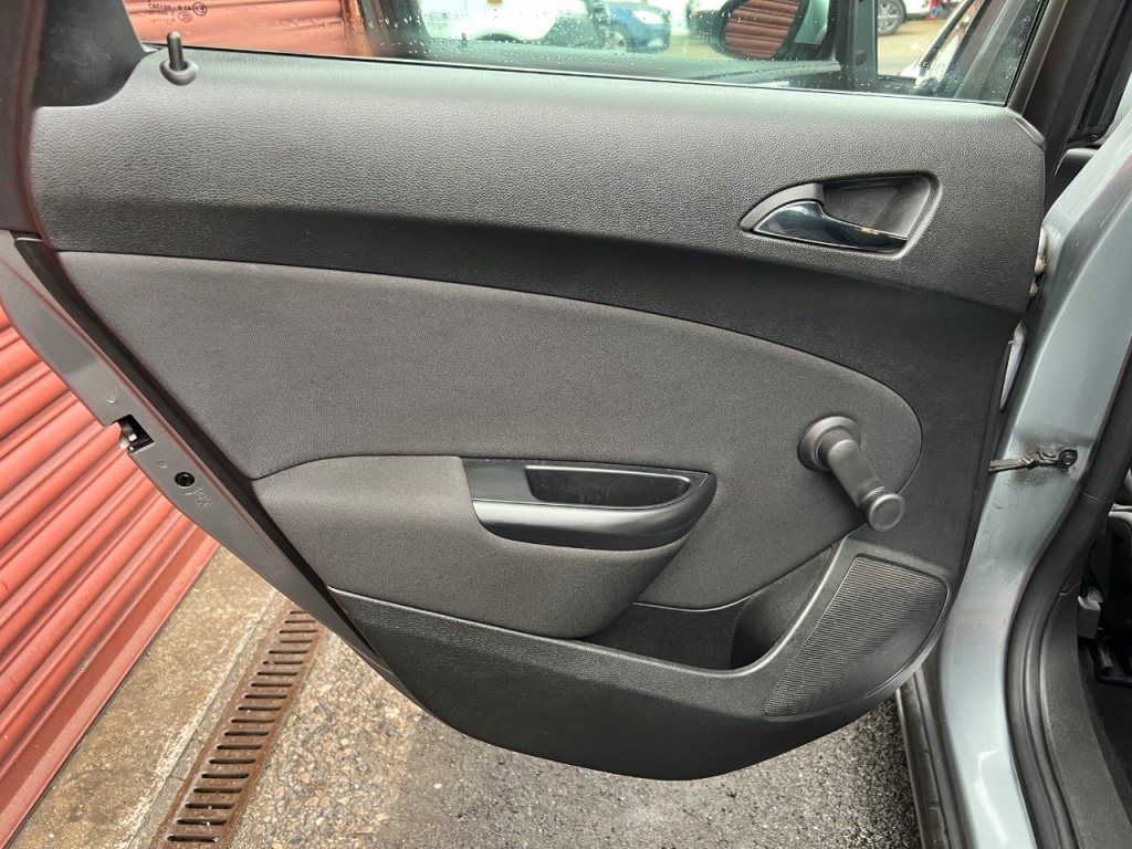 Used Vauxhall Astra 2012 for sale - 77211650: Photo 10