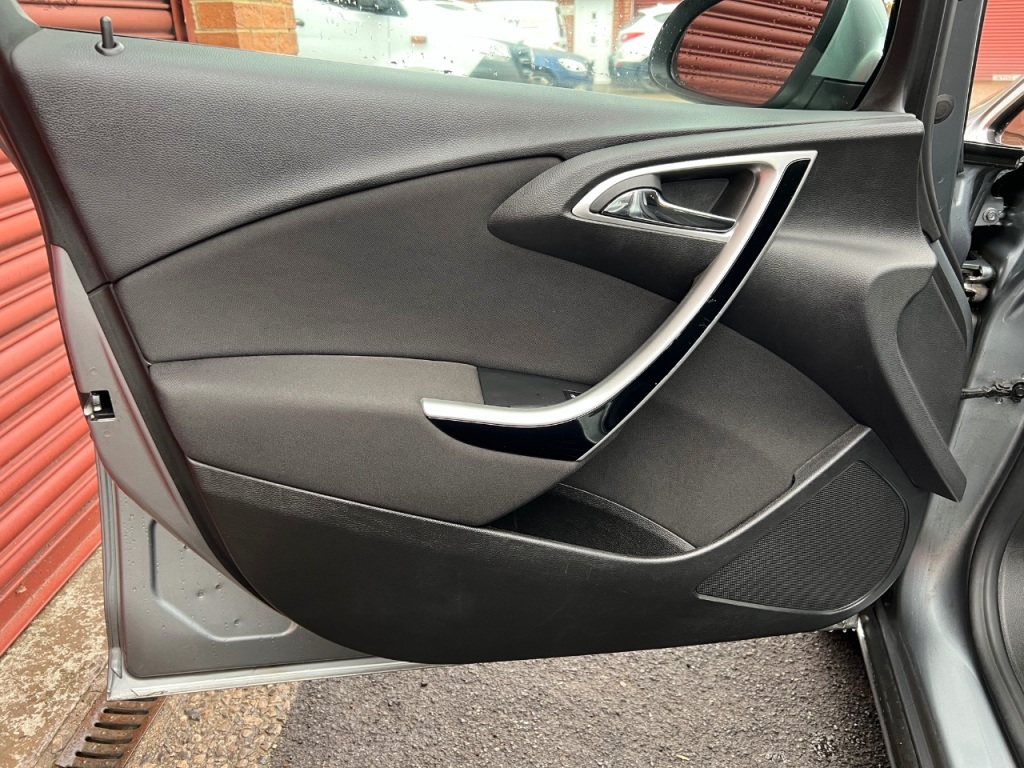 Used Vauxhall Astra 2012 for sale - 77211650: Photo 11