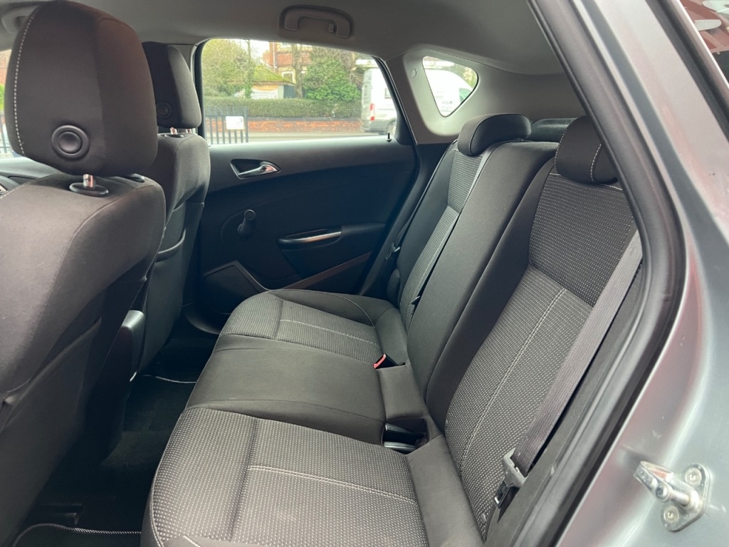 Used Vauxhall Astra 2012 for sale - 77211650: Photo 20