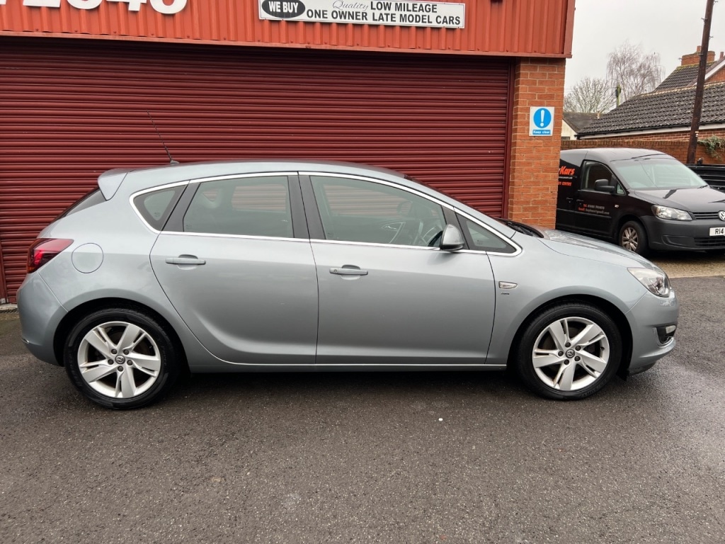 Used Vauxhall Astra 2012 for sale - 77211650: Photo 4