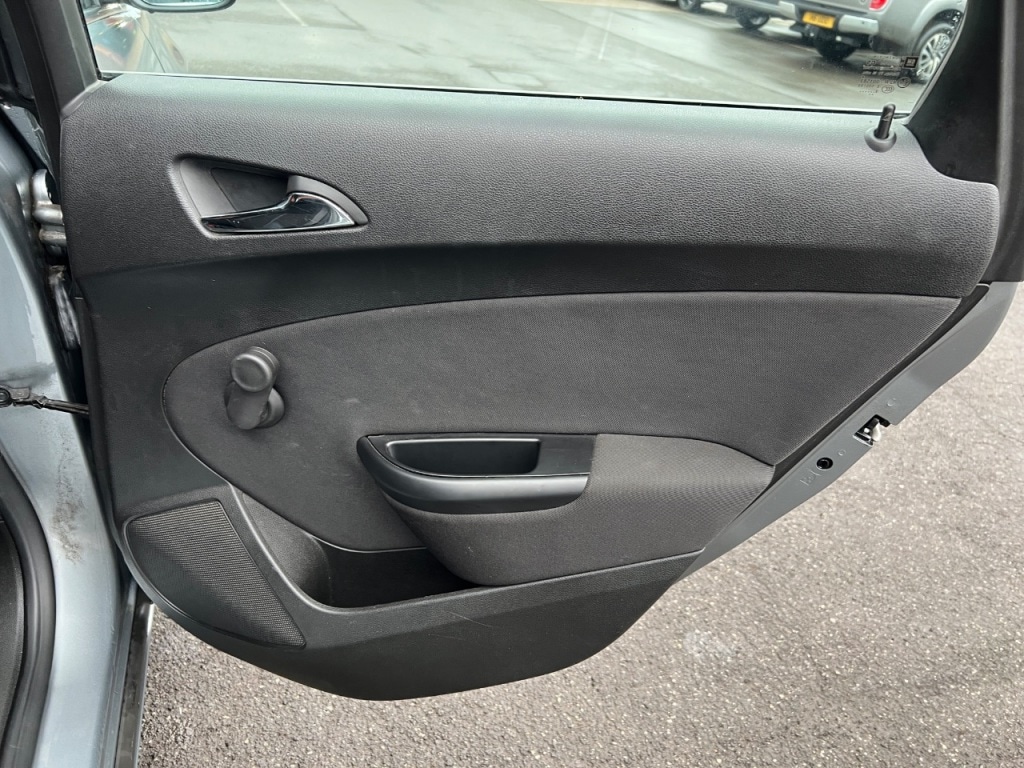 Used Vauxhall Astra 2012 for sale - 77211650: Photo 9