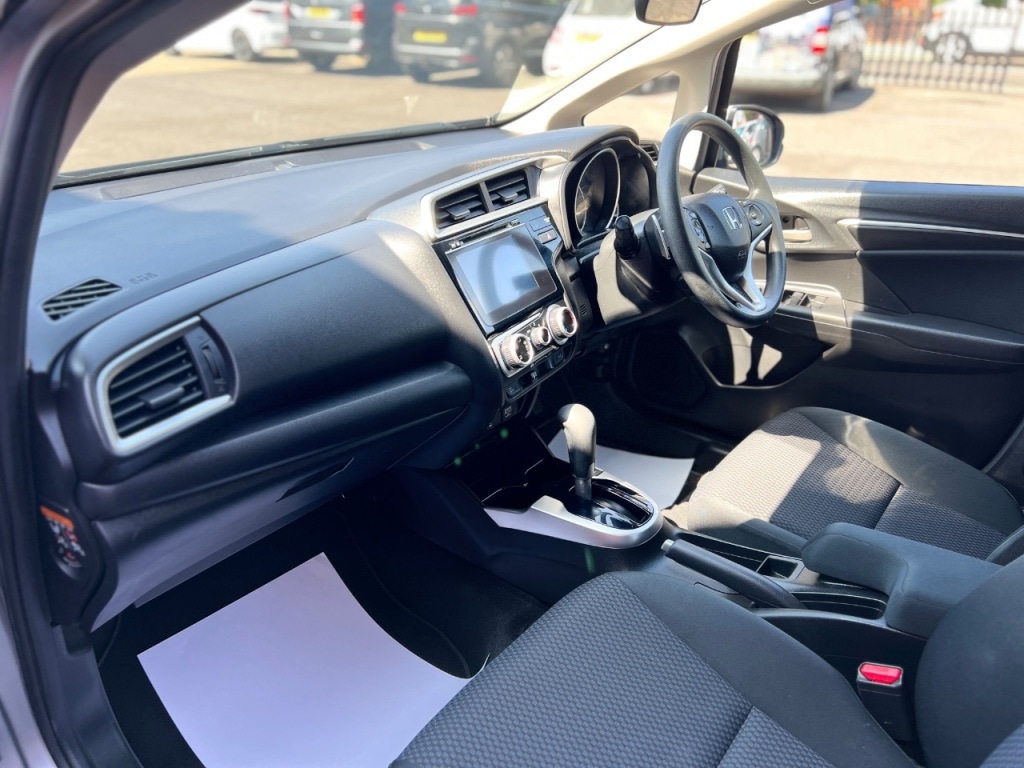 Used Honda Jazz 2019 for sale - 76949540: Photo 12