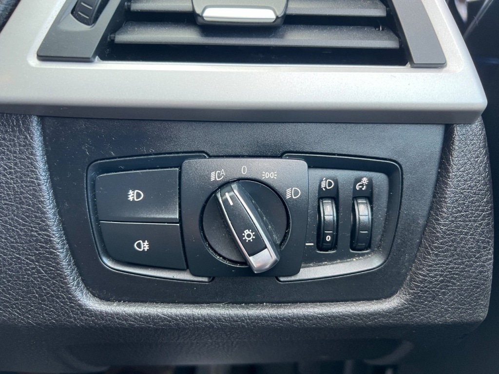 Used BMW 3 Series 2017 for sale - 76395489: Photo 12