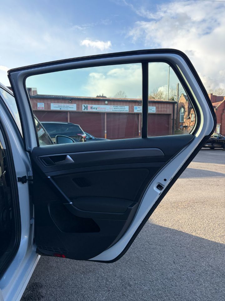 Used Volkswagen Golf 2018 for sale - 78068008: Photo 11