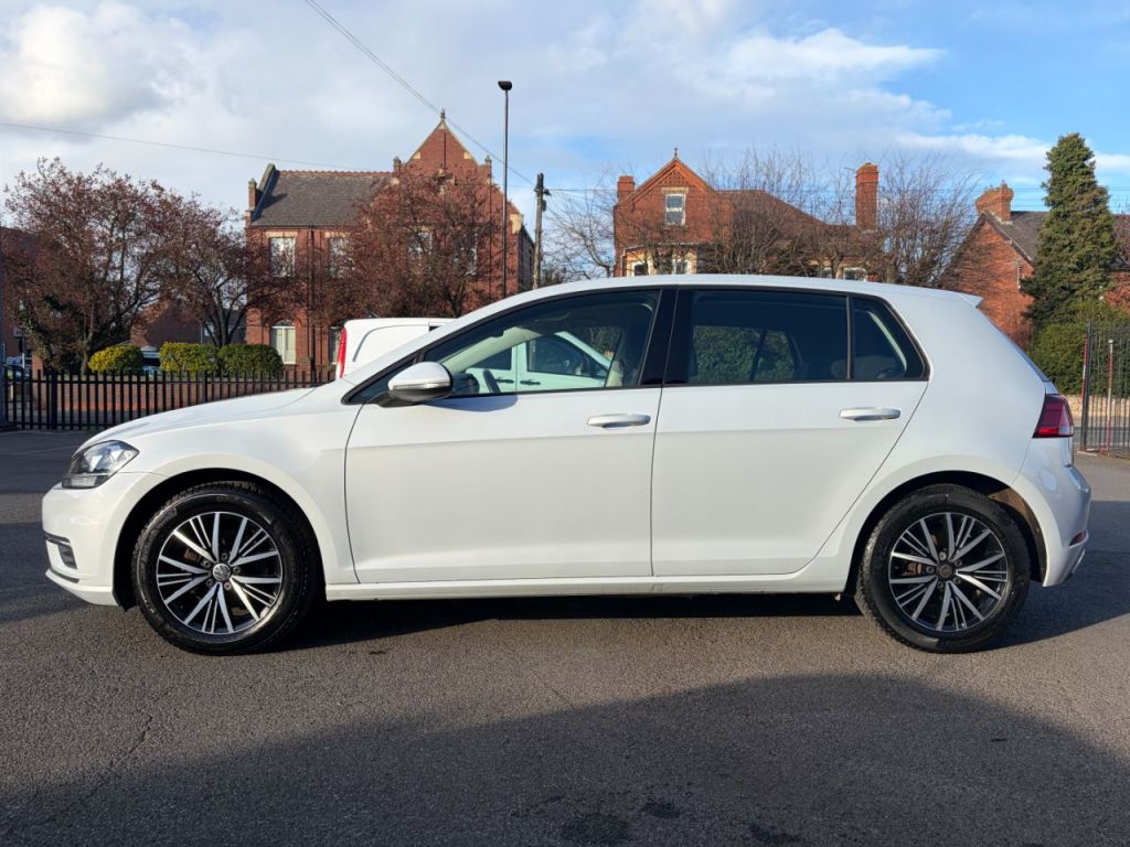 Used Volkswagen Golf 2018 for sale - 78068008: Photo 9
