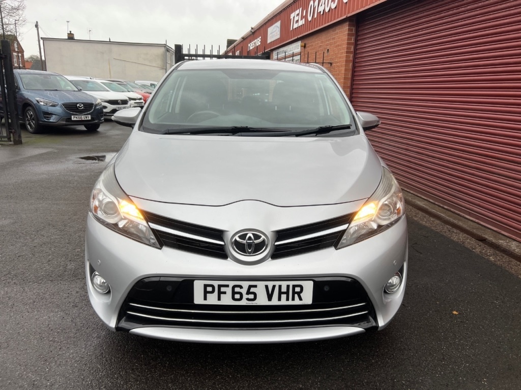 Used Toyota Verso 2015 for sale - 76985486: Photo 2