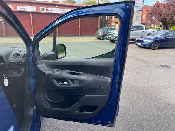Used Vauxhall Combo Life 2019 for sale - 72404506: Photo 31