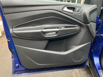 Used Ford Kuga 2015 for sale - 76332838: Photo