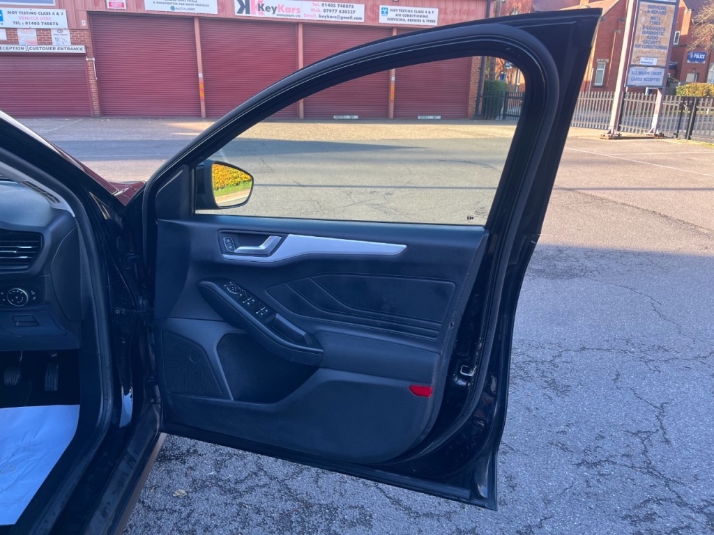 Used Ford Focus 2018 for sale - 76416379: Photo 26