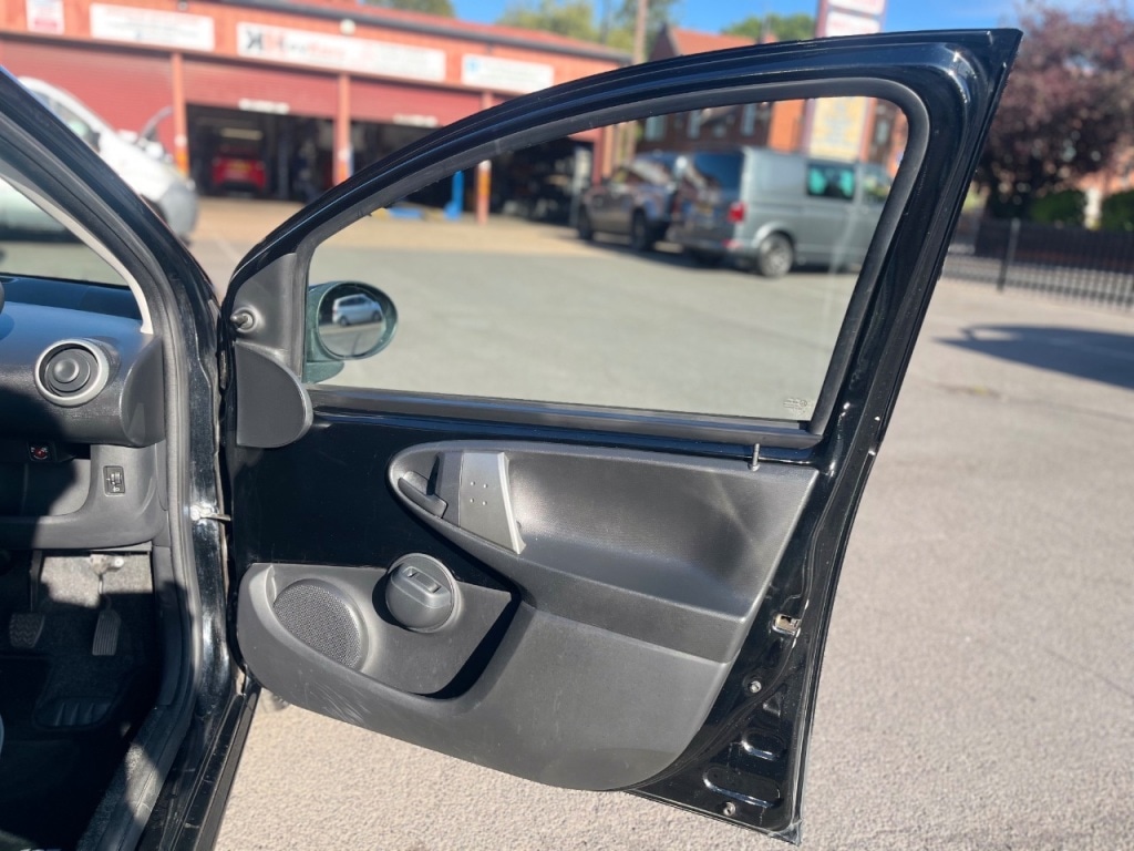 Used Peugeot 107 2014 for sale - 76355941: Photo 20