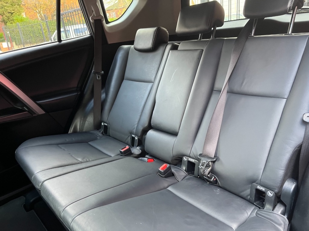 Used Toyota RAV4 2016 for sale - 76469385: Photo 16