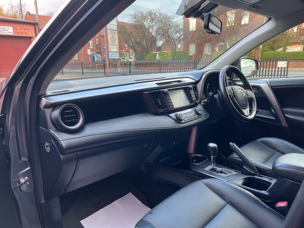 Used Toyota RAV4 2016 for sale - 76469385: Photo 25