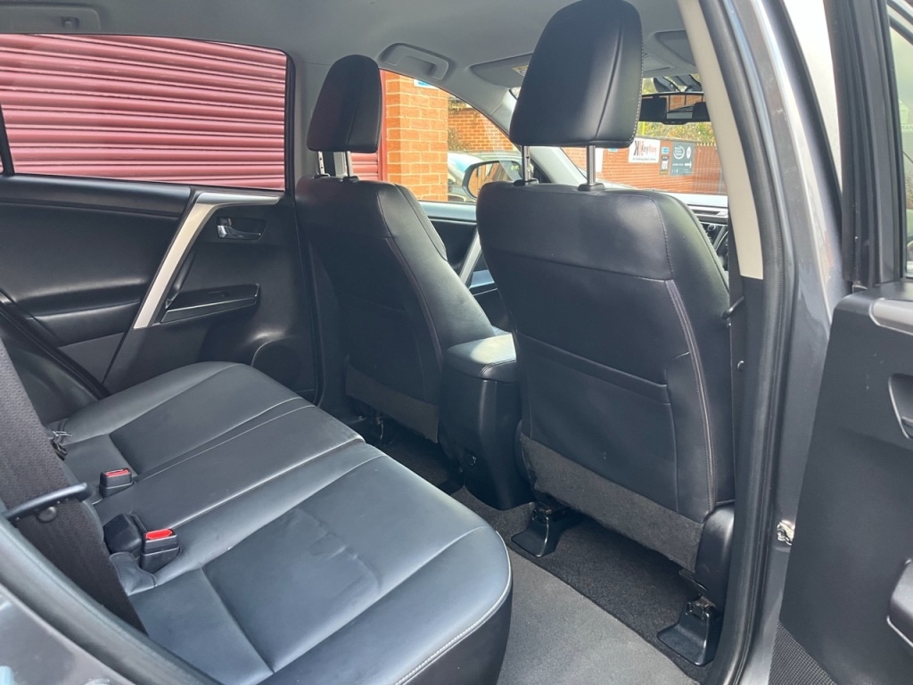 Used Toyota RAV4 2016 for sale - 76469385: Photo 26