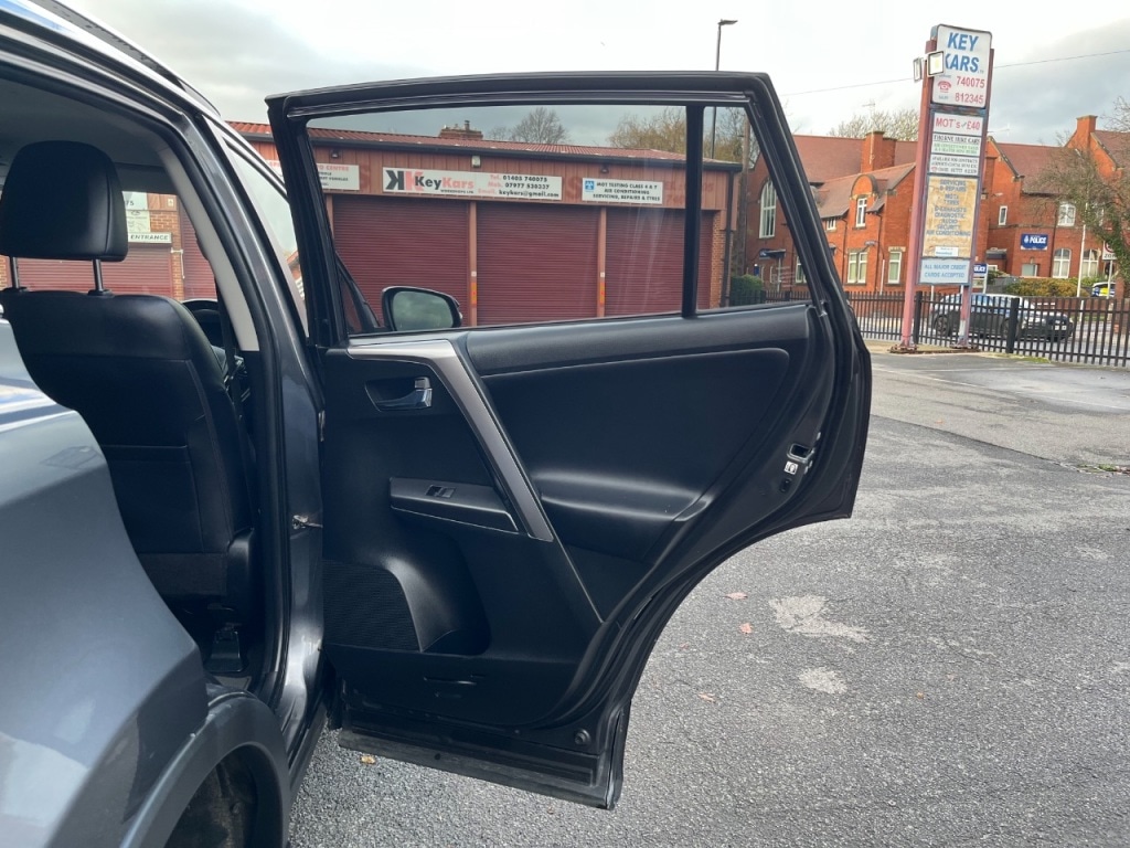 Used Toyota RAV4 2016 for sale - 76469385: Photo 38