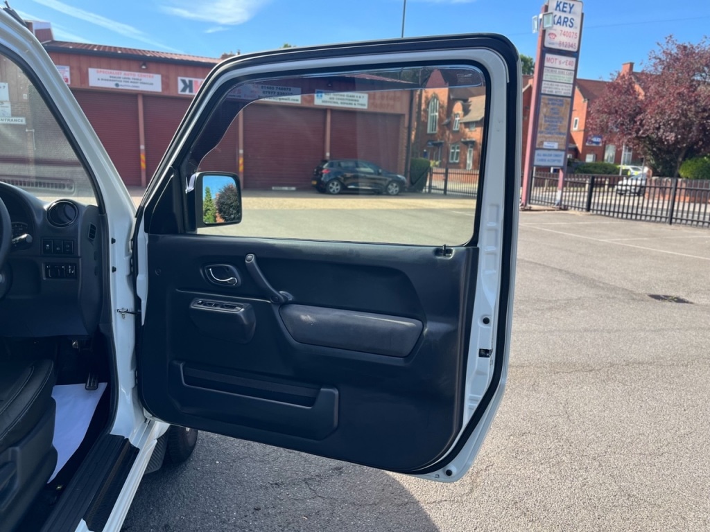 Used Suzuki Jimny 2017 for sale - 76904822: Photo 23