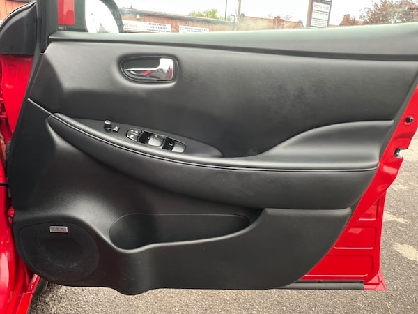 Used Nissan Leaf 2017 for sale - 74378558: Photo 9