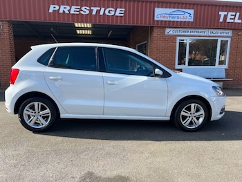 Used Volkswagen Polo 2016 for sale - 78106056: Photo