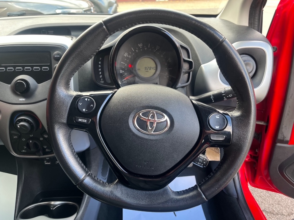 Used Toyota AYGO 2015 for sale - 76375802: Photo 12