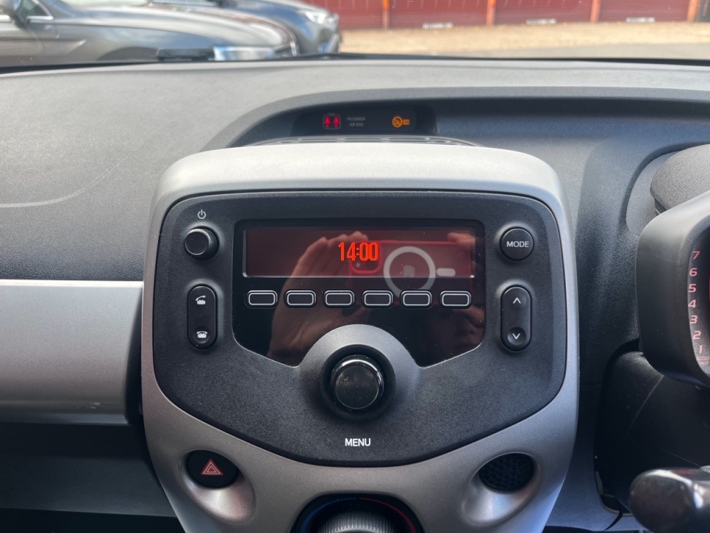 Used Toyota AYGO 2015 for sale - 76375802: Photo 24