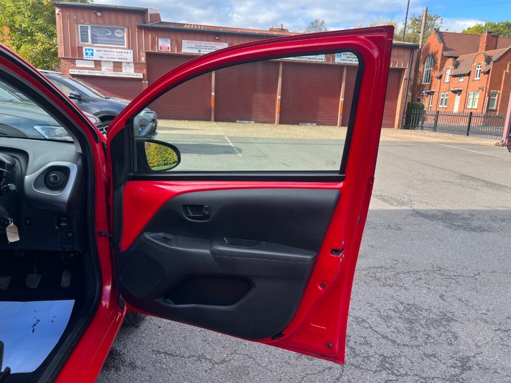 Used Toyota AYGO 2015 for sale - 76375802: Photo 30