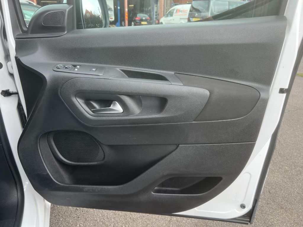 Used Vauxhall Combo Life 2020 for sale - 76147269: Photo 20
