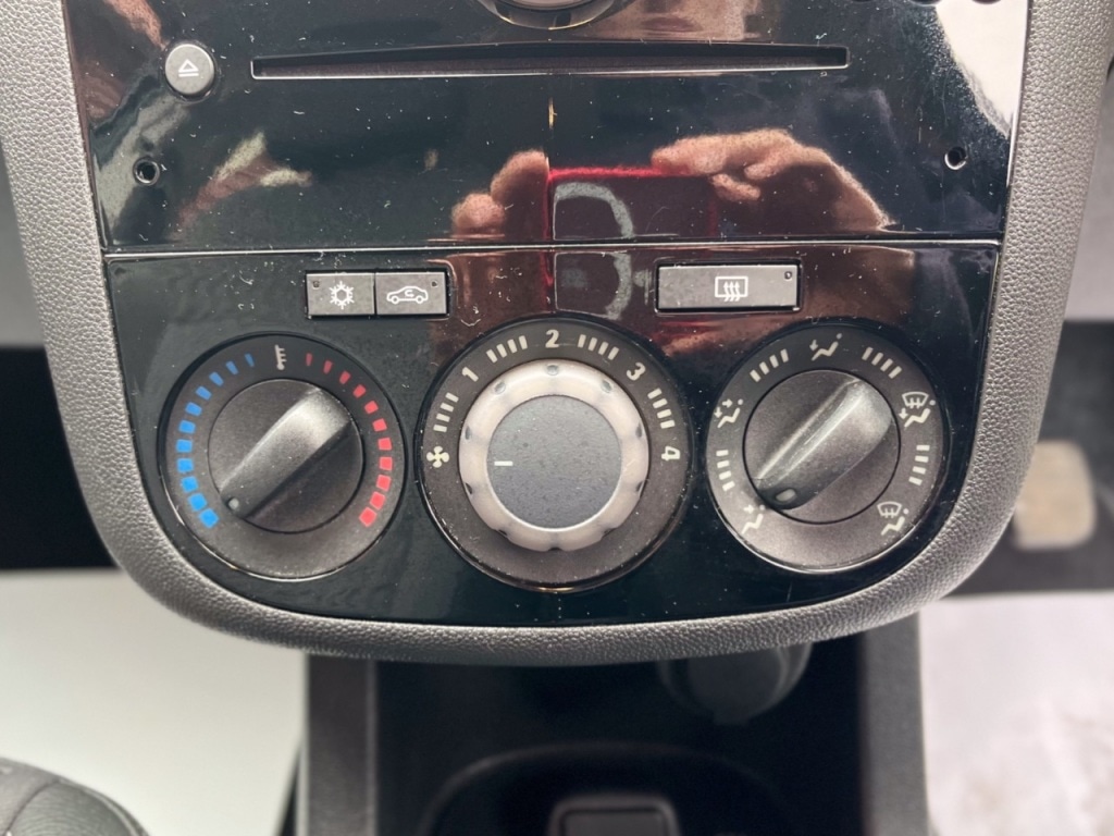 Used Vauxhall Corsa 2014 for sale - 76312248: Photo 17