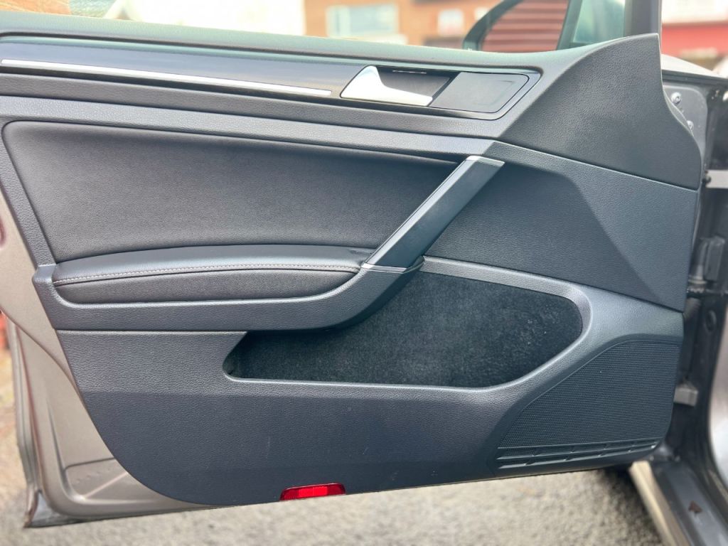 Used Volkswagen Golf 2017 for sale - 77493899: Photo 23