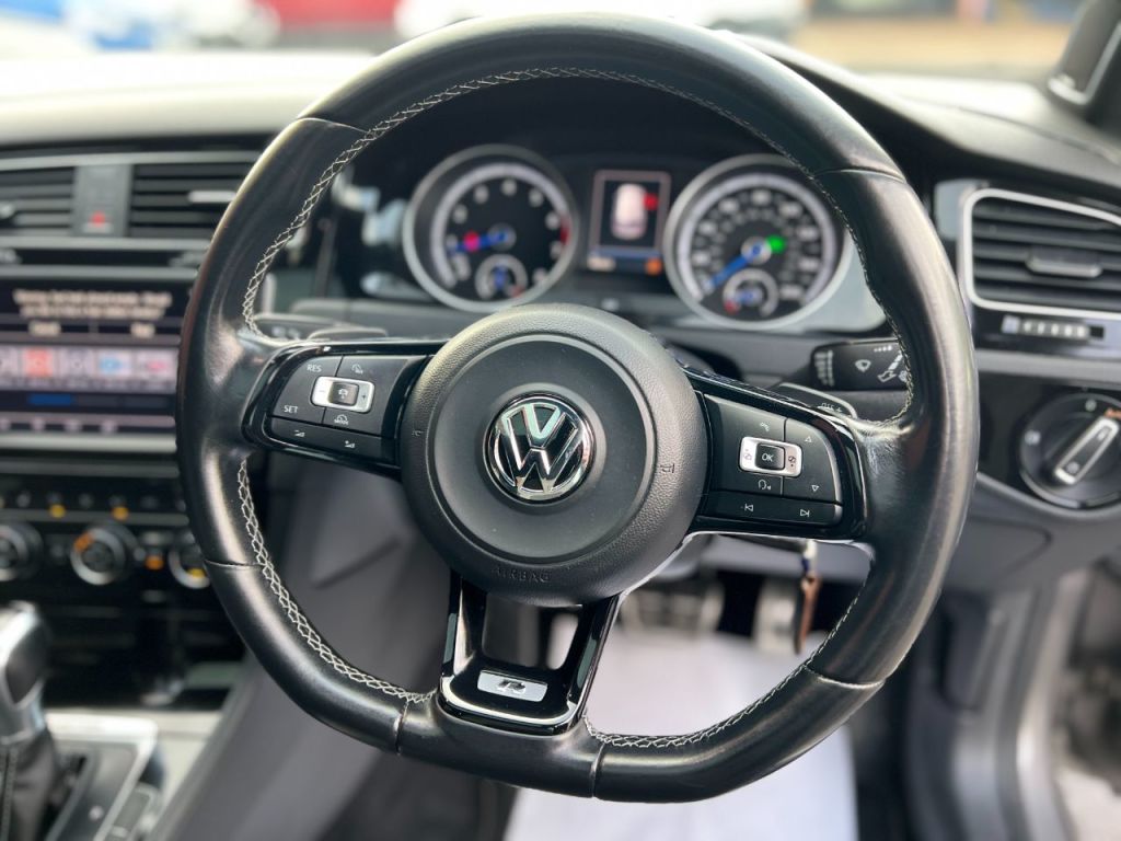 Used Volkswagen Golf 2017 for sale - 77493899: Photo 28