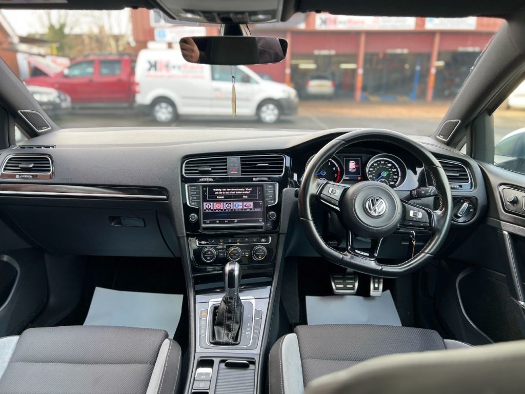 Used Volkswagen Golf 2017 for sale - 77493899: Photo 29