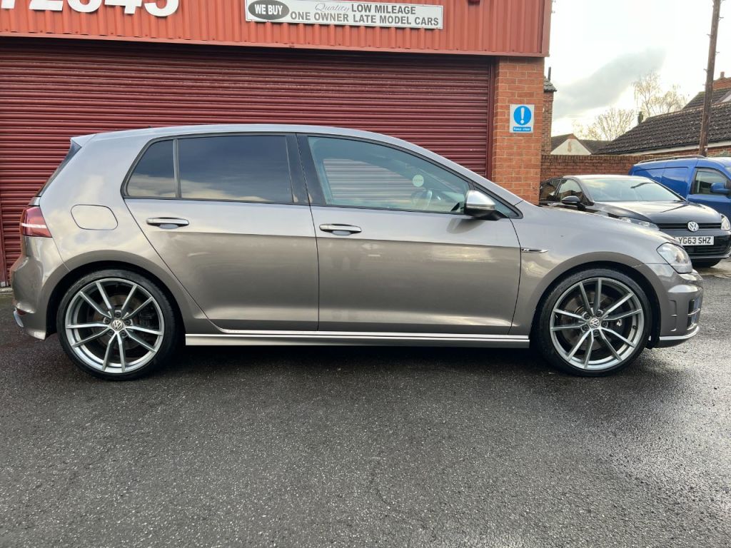 Used Volkswagen Golf 2017 for sale - 77493899: Photo 3