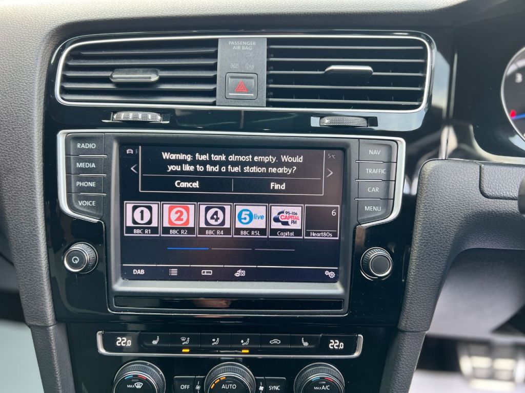 Used Volkswagen Golf 2017 for sale - 77493899: Photo 32