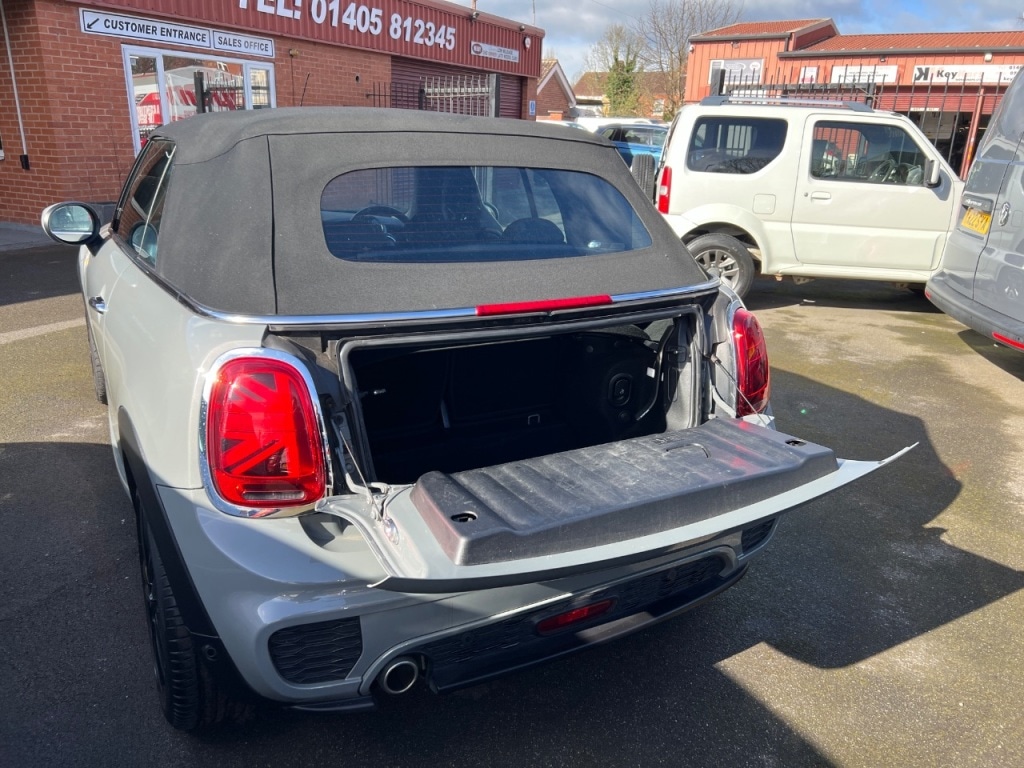 Used MINI Convertible 2020 for sale - 78015850: Photo 11