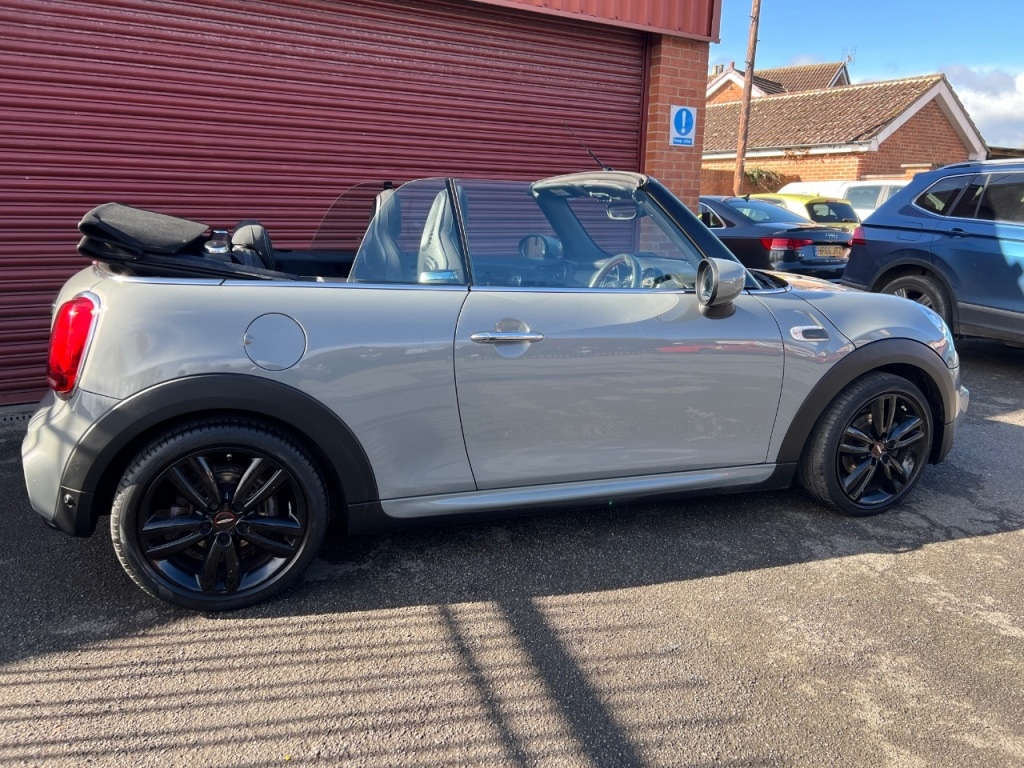 Used MINI Convertible 2020 for sale - 78015850: Photo 3