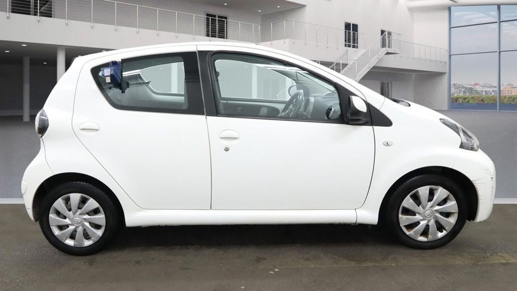 Used Toyota AYGO 2012 for sale - 76853497: Photo 5