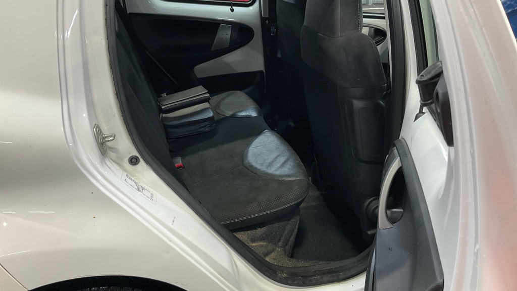 Used Toyota AYGO 2012 for sale - 76853497: Photo 8