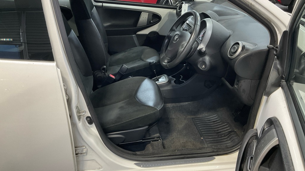 Used Toyota AYGO 2012 for sale - 76853497: Photo 9