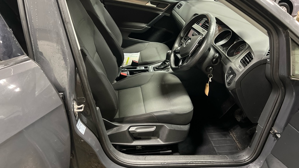 Used Volkswagen Golf 2014 for sale - 77324555: Photo 9