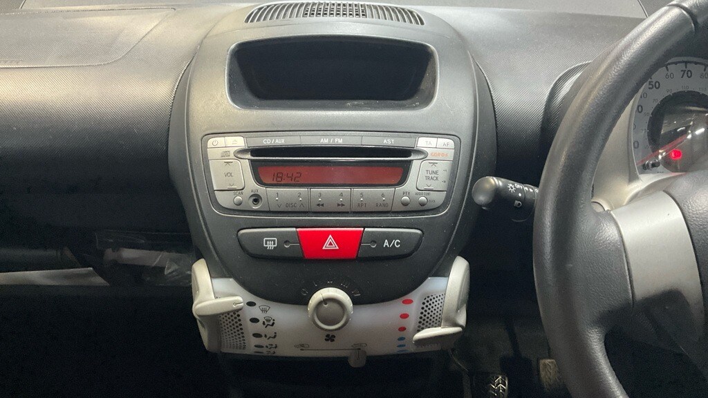 Used Toyota AYGO 2013 for sale - 77674947: Photo 11