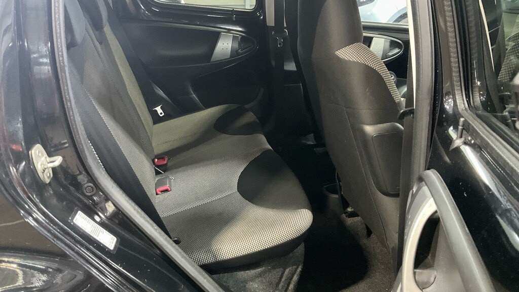 Used Toyota AYGO 2013 for sale - 77674947: Photo 8