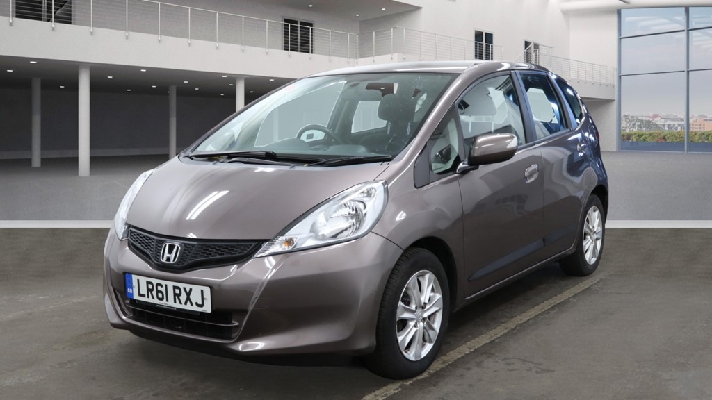 Used Honda Jazz 2011 for sale - 76553365: Photo 2
