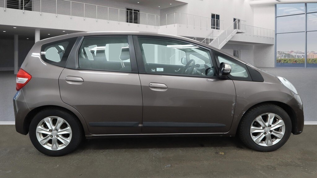 Used Honda Jazz 2011 for sale - 76553365: Photo 5
