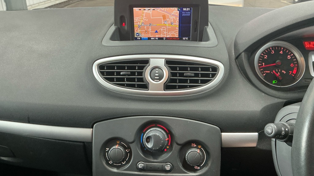 Used Renault Clio 2011 for sale - 77775478: Photo 11