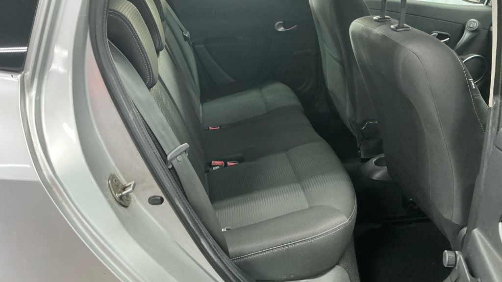 Used Renault Clio 2011 for sale - 77775478: Photo 8